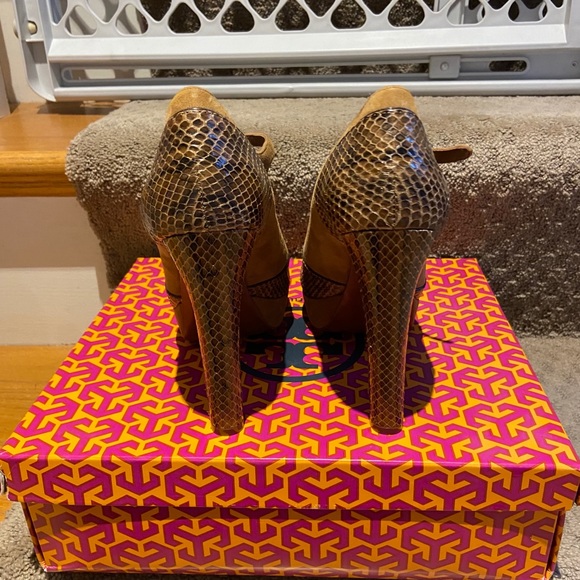 Tory Burch sandals - Picture 3 of 5